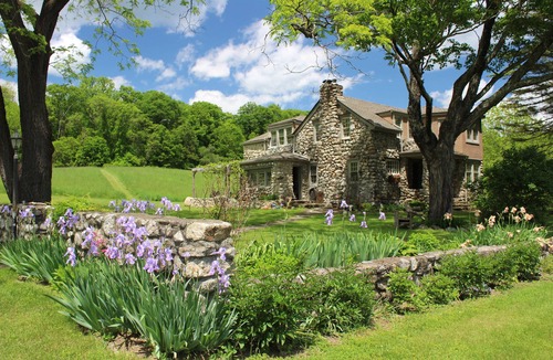Pine Bush House | Lavender Hill Estate, Private 37 acres,1.5 hour from NYC, Heated Pool, Jacuzzi,