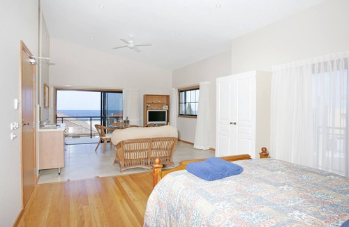 The Entrance Bed & Breakfast | Lavender House B&B