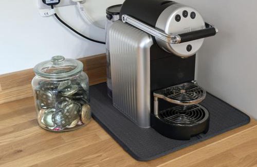 Six Hills House | Lavender Lodge