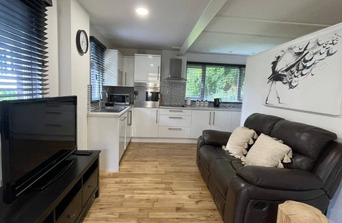 Worth Cottage | Lavender Lodge