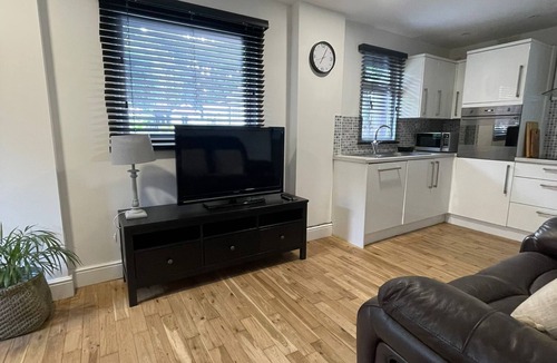 Worth Cottage | Lavender Lodge