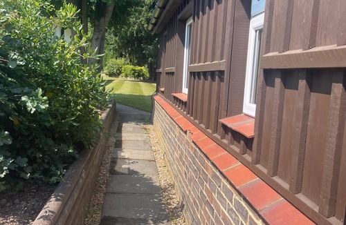 Worth Cottage | Lavender Lodge