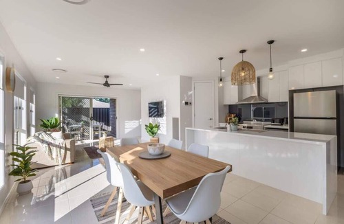 Myrtleford House | Lavender & Olive