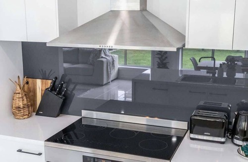 Myrtleford House | Lavender & Olive