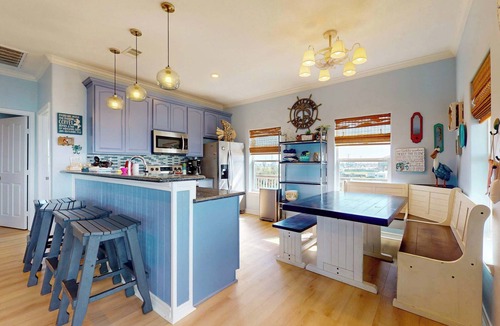 Port Bolivar Apartment | Lavender Rays