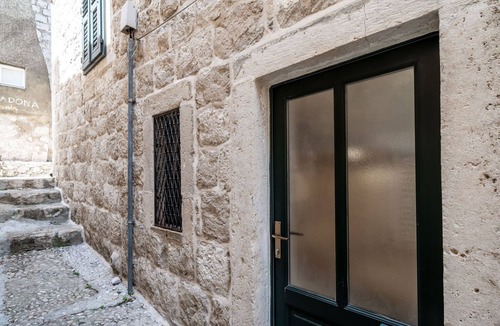 Dubrovnik Old Town Apartment | Lavender Room - Double Room (Ground Floor)