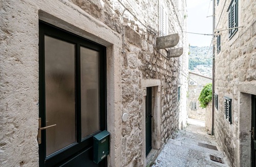 Dubrovnik Old Town Apartment | Lavender Room - Double Room (Ground Floor)