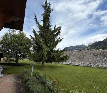 Reichenbach im Kandertal Apartment | LaVida Peak Mountain Ski Retreat Frutigen & Adelboden, free parking