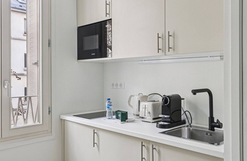 Epinettes Apartment | Lavie Maison 17th district