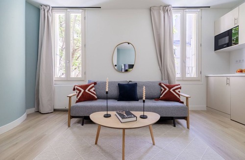 Epinettes Apartment | Lavie Maison 17th district