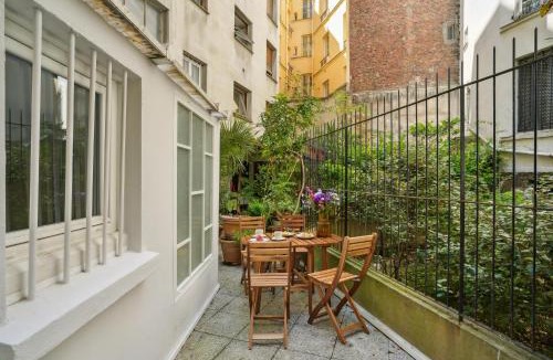 Auteuil Apartment | Lavie Maison AC and Terrace