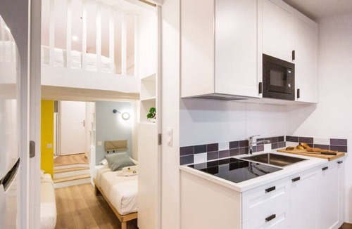 Quartier de la Porte-Saint-Denis Apartment | Lavie Maison Chic Stay, A/C & Parking