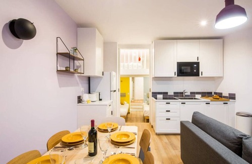 Quartier de la Porte-Saint-Denis Apartment | Lavie Maison Chic Stay, A/C & Parking