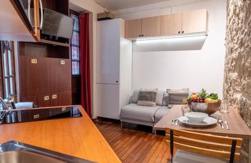 Marais Apartment | Lavie Maison Cute Little Flat Marais