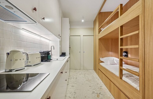 Bonne-Nouvelle Apartment | Lavie Maison | Design Suite & Spa Bath