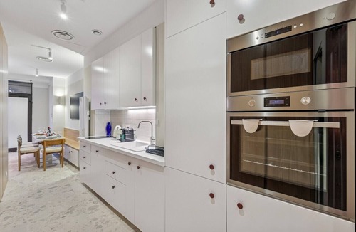 Bonne-Nouvelle Apartment | Lavie Maison | Design Suite & Spa Bath