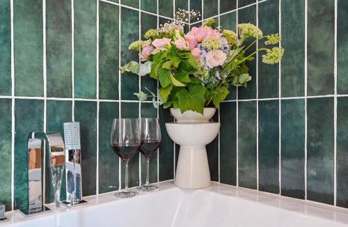 Saint-Thomas-d'Aquin Apartment | Lavie Maison Studio AC & Hot Tub