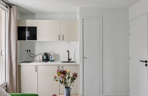 Epinettes Apartment | Lavie Maison : Studio Close to Montmartre