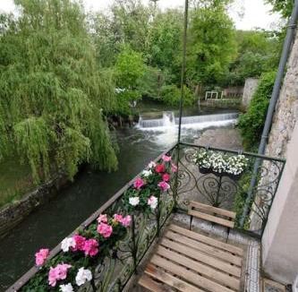 Moret-sur-Loing Apartment | Lavilla dorée