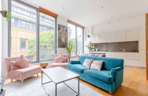 South Bank Apartment | Lavish 2BD Flat by the River Thames