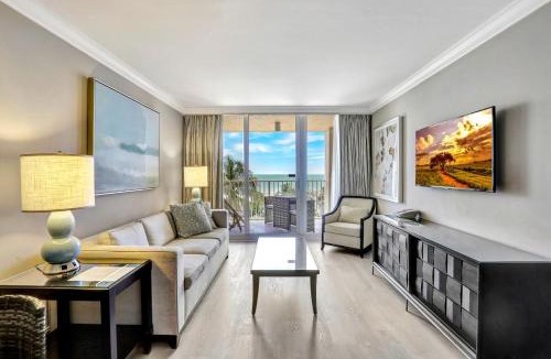 Marco Island House | Lavish beachfront condo with rooftop pool/spa/gym