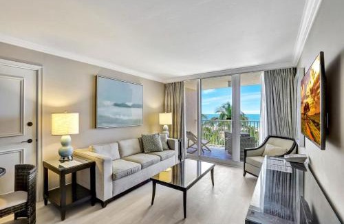 Marco Island House | Lavish beachfront condo with rooftop pool/spa/gym