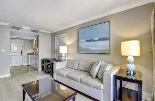 Marco Island House | Lavish beachfront condo with rooftop pool/spa/gym