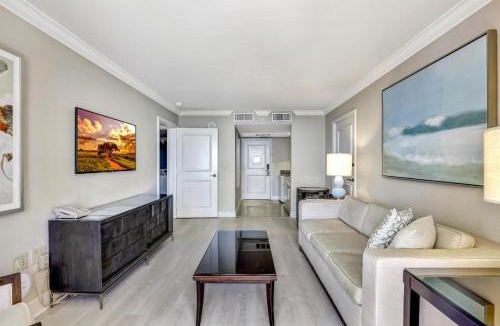 Marco Island House | Lavish beachfront condo with rooftop pool/spa/gym
