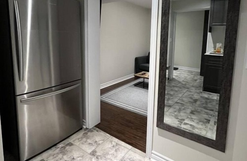 Milton House | Lavish BR Full Suite, TV, Free Parking/Wifi