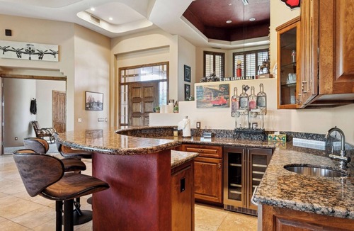 Cactus Acres House | Lavish Estate w/THREE Sport Courts & Home Theater
