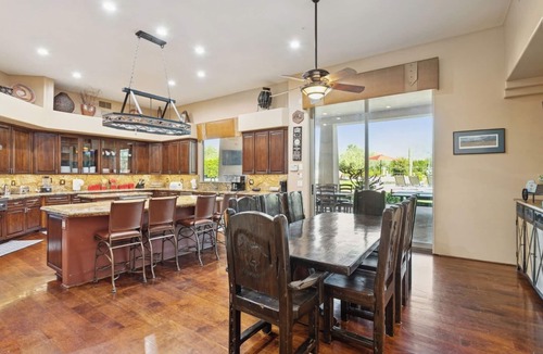 Cactus Acres House | Lavish Estate w/THREE Sport Courts & Home Theater