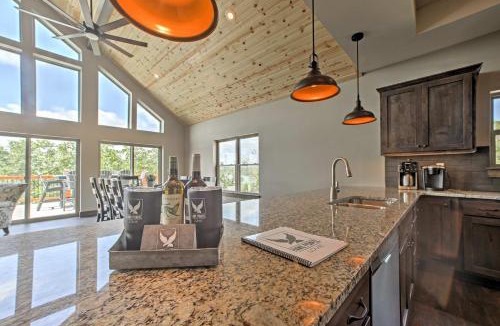 Lampe House | Lavish Retreat w/Decks, Steps to Table Rock Lake!