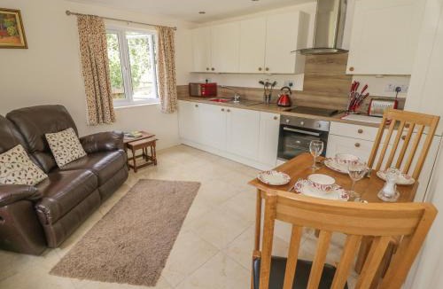 Ashleworth House | Lawn Lodge