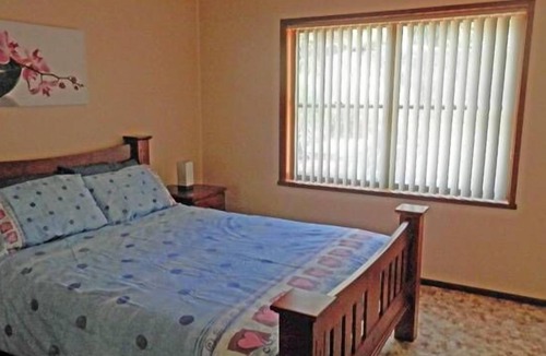 North Arm Cove House | Lawns To The Beachfront