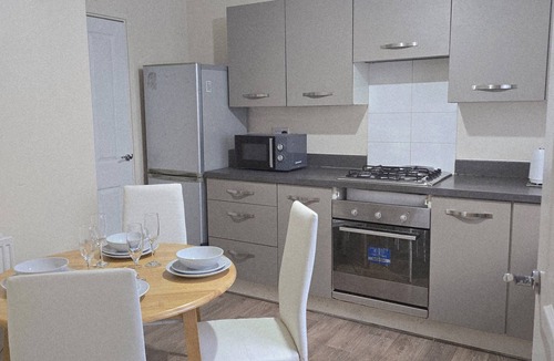 Belle Vue House | Lawnswood Lodge