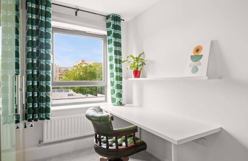 South Acton Apartment | Lawrence Court, Acton