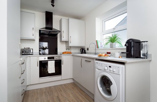 Babbacombe Apartment | Lawsons Place - Coastal, Babbacombe with parking