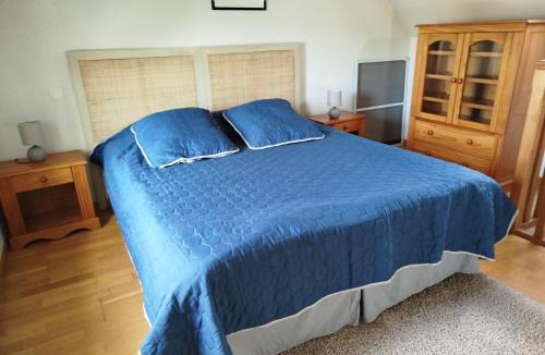 Les Garennes-sur-Loire Apartment | Layon cottage with shared pool