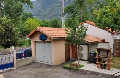 Tarascon-sur-Ariege House | Lazozota