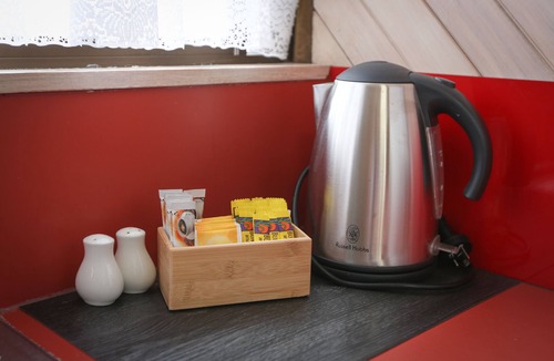 Lakes Entrance Apartment | Lazy Acre Log Cabins