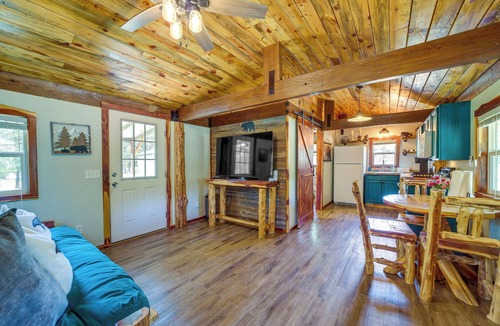 Tuskahoma Cabin | Lazy Bear Cabins 1 at Tuskahoma Near Sardis Lake!