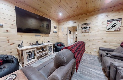 Walland House | Lazy Bear Lodge cabin