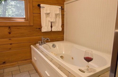 Boone Bed & Breakfast | Lazy Bear Lodge