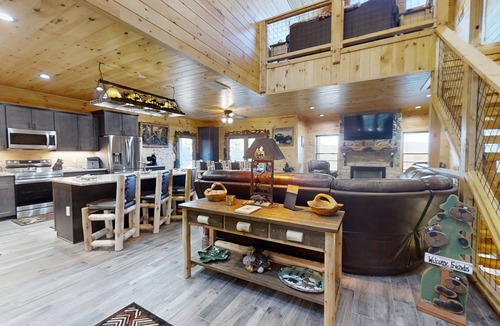 Walland Cabin | Lazy Bear Lodge