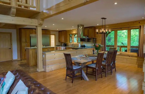 Cumberland Beach Cottage | Lazy Bear Orillia Waterfront Log Home
