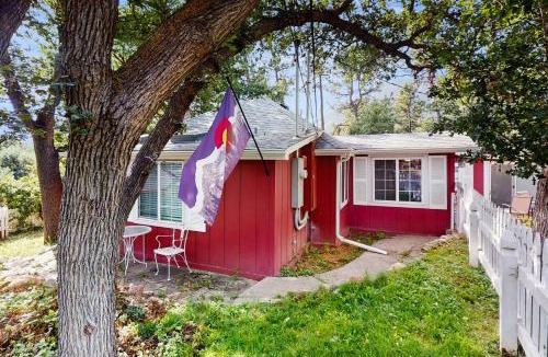 Broadmoor House | Lazy Bear Retreat