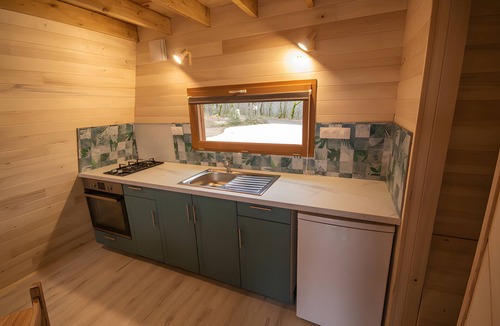 Mauzac-et-Grand-Castang Cabin | Lazy days in a charming cabin: l'Ophris