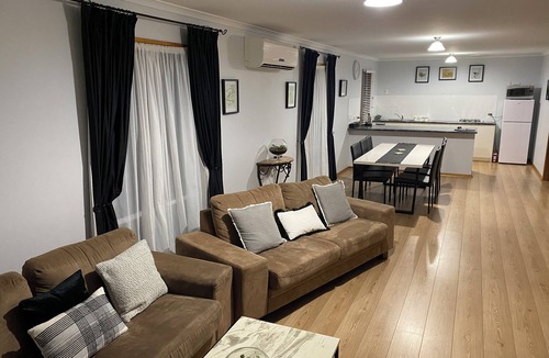 Victor Harbor Cottage | Lazy Days Cottage