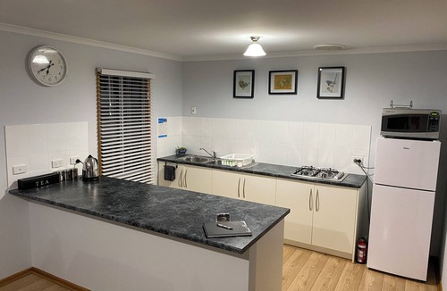 Victor Harbor Cottage | Lazy Days Cottage