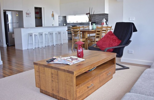 Portarlington House | Lazy Dayz Beach House